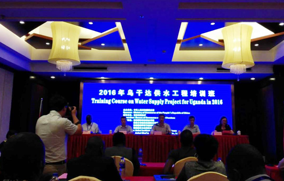 ������������ڸɴ�ˮ��Ԯ����ѵʹ��