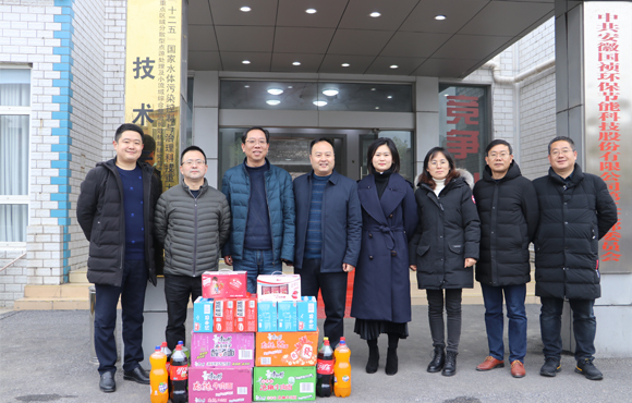 ŨŨ�ذ� �´���ů �챾����˾��һ�����²㲢ο��һ��Ա��