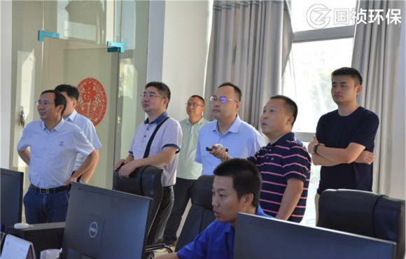 ��ץı�� ������ ���²㡱������м�ʵ��һ��