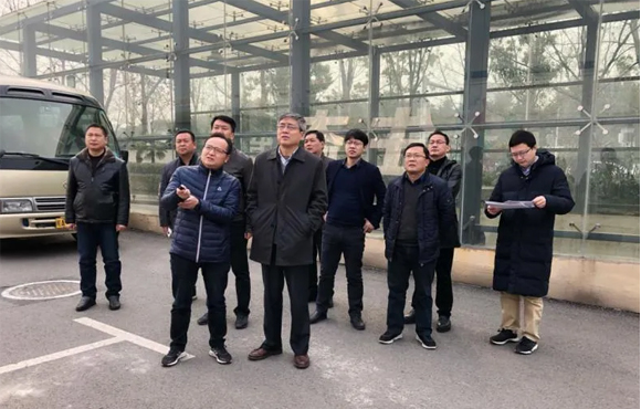 �Ϸ���ί��ί�������г������ɵ��޹���������Ӫ