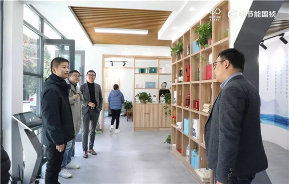 ��ΪȺ�ڰ�ʵ�� | ��������ٷ��� ����ͬı������