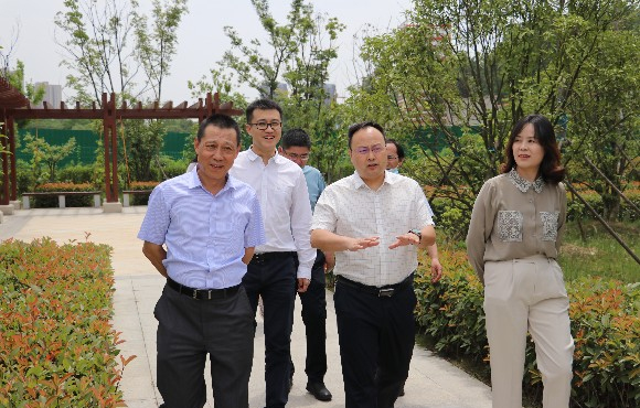 �л�ˮ���³�����һ���������������������չ���н���