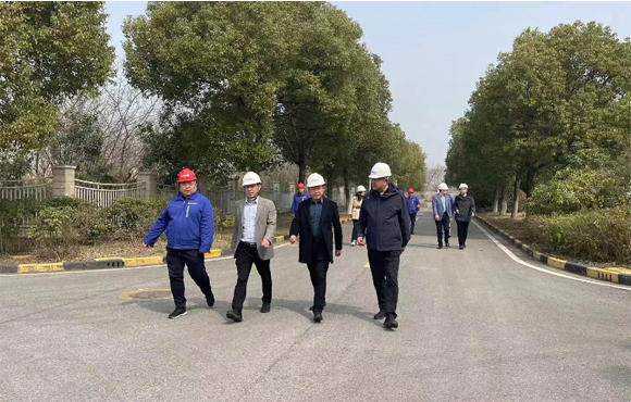 ����һ�и���������˾����