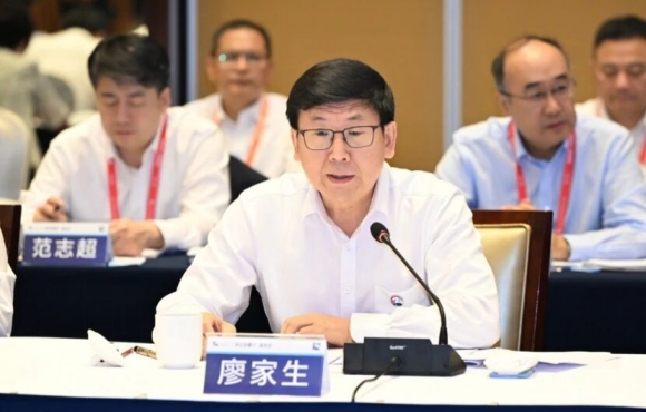 �μ�����ϯ2025��������ҵ���͡����󰲻��С��˶�����